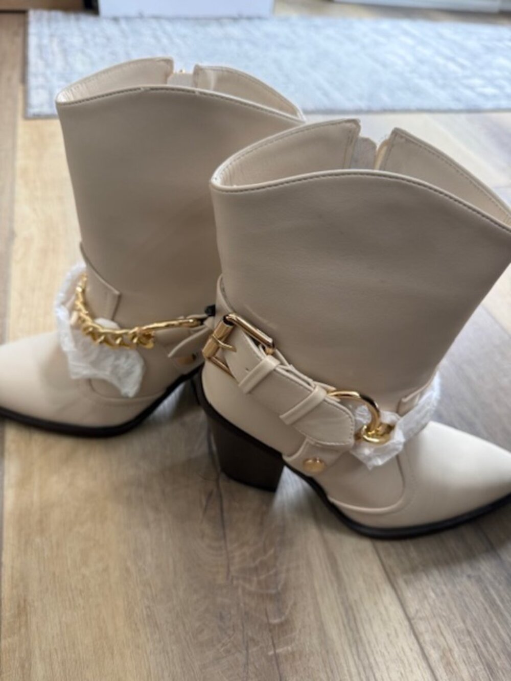 NEW Women's Beige Heeled Buckle Chain Boots 6M